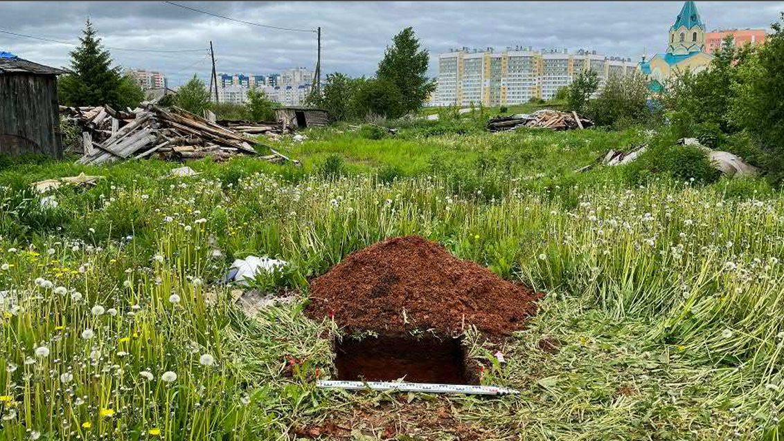 Из отчета. Археологическая рзаведка. Шурф № 1. Вид на выкопанный шурф с включением окружающего пейзажа. Вид с юга..png