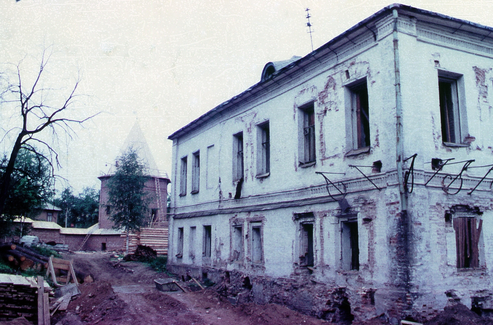 НИАЛ ВятГУ. Реконструкция монастыря 1989 г. (3).jpg